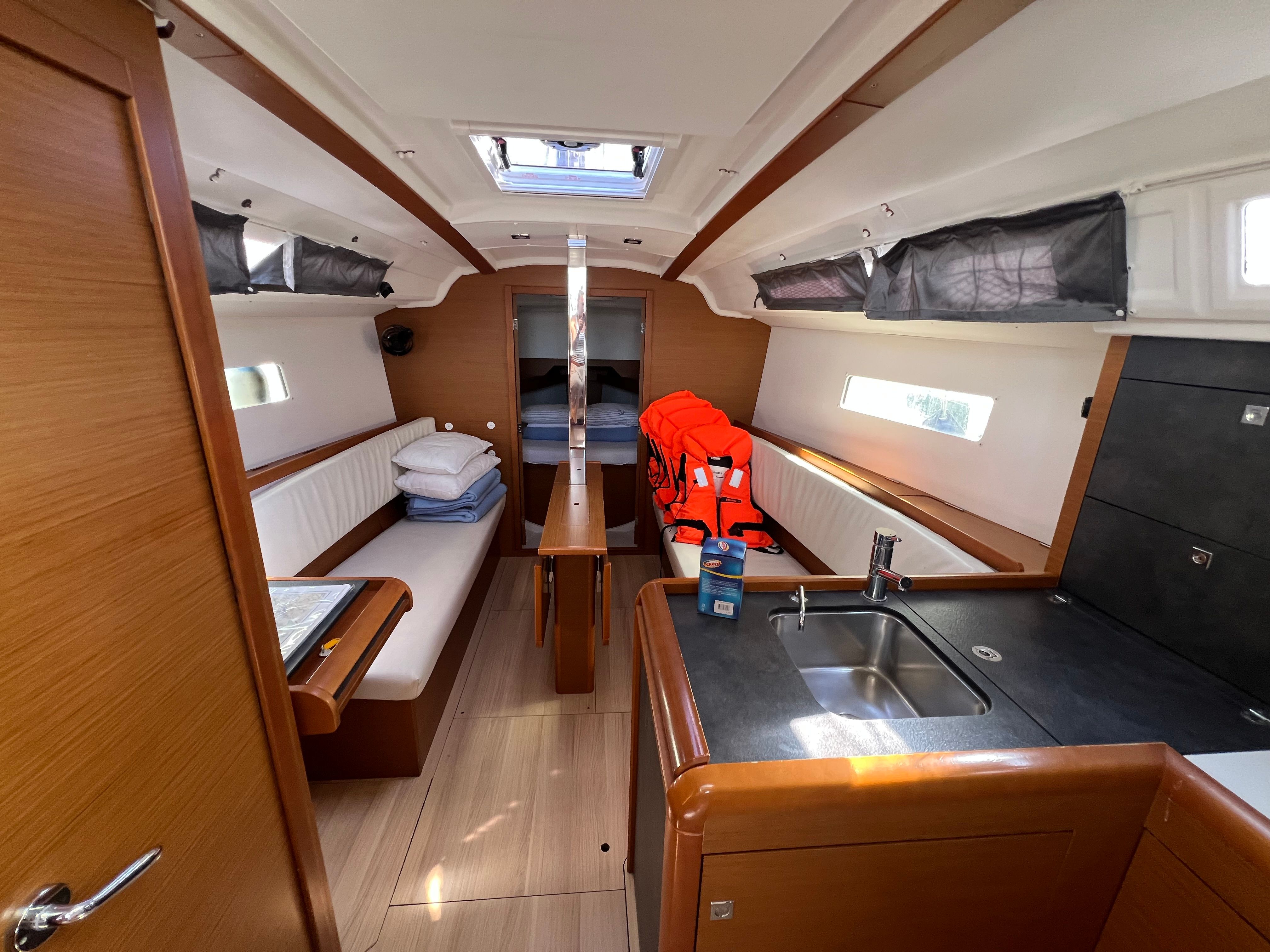 Jeanneau Sun Odyssey 349 | Grape