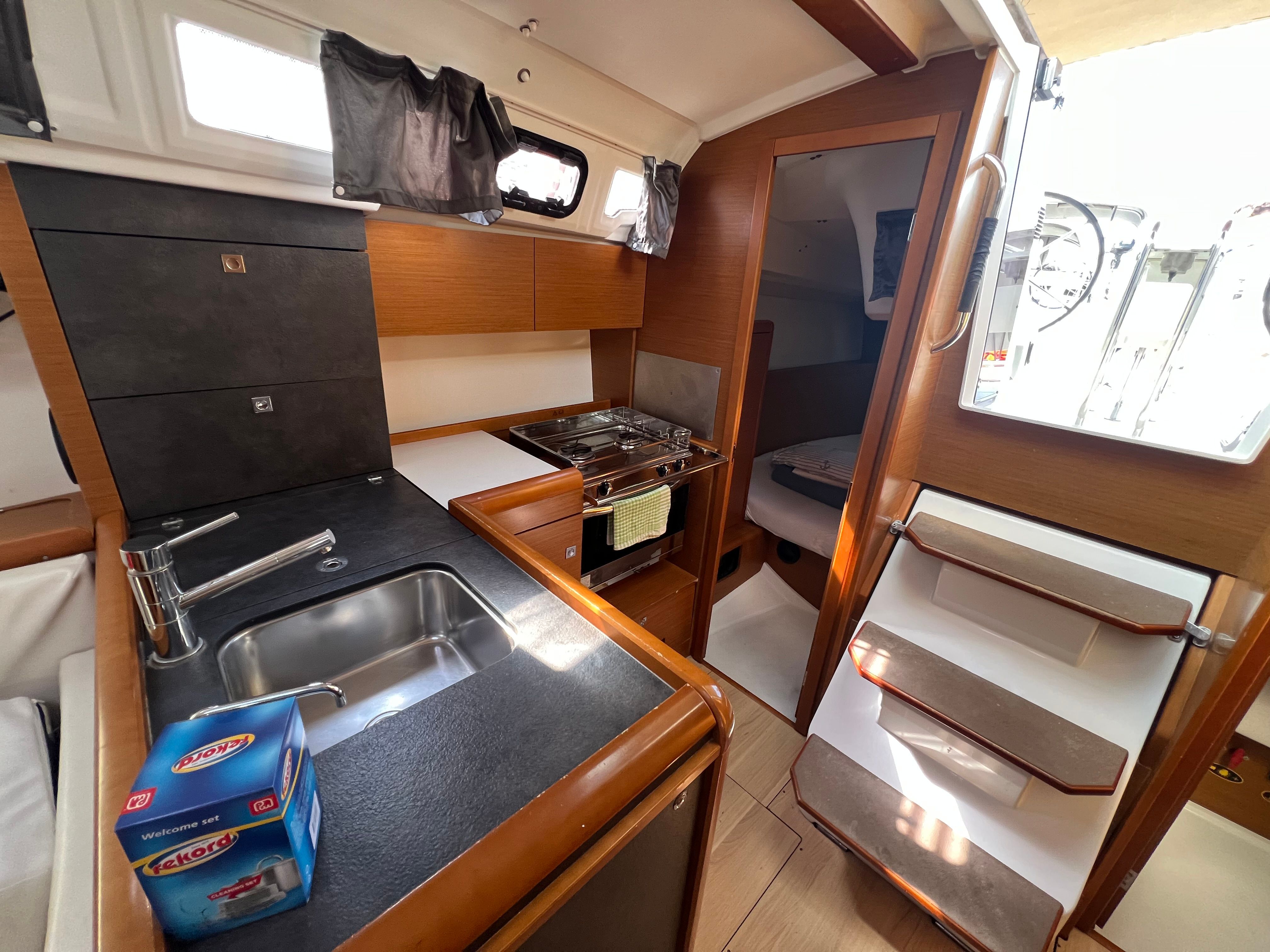 Jeanneau Sun Odyssey 349 | Grape