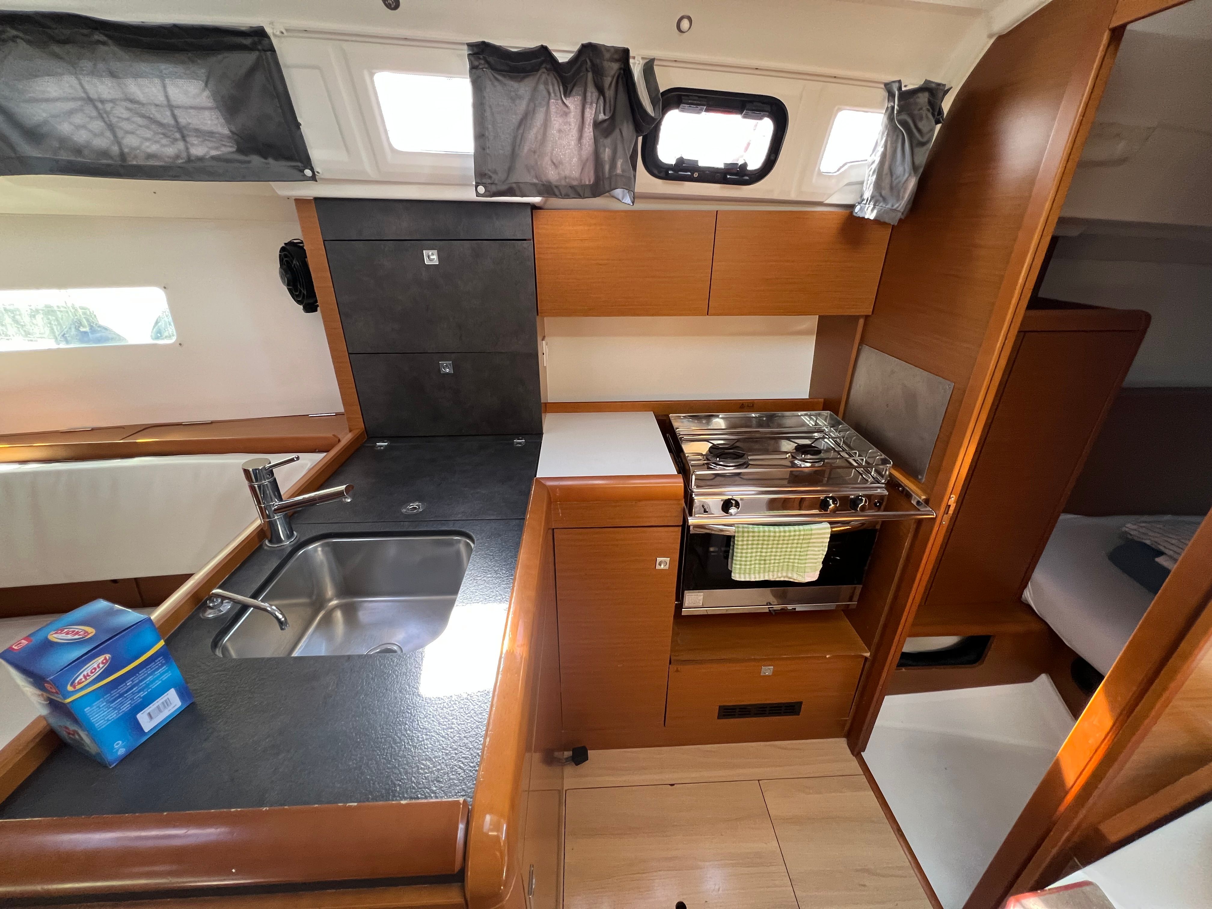 Jeanneau Sun Odyssey 349 | Grape