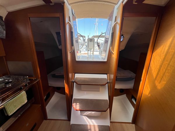 Jeanneau Sun Odyssey 349 | Grape