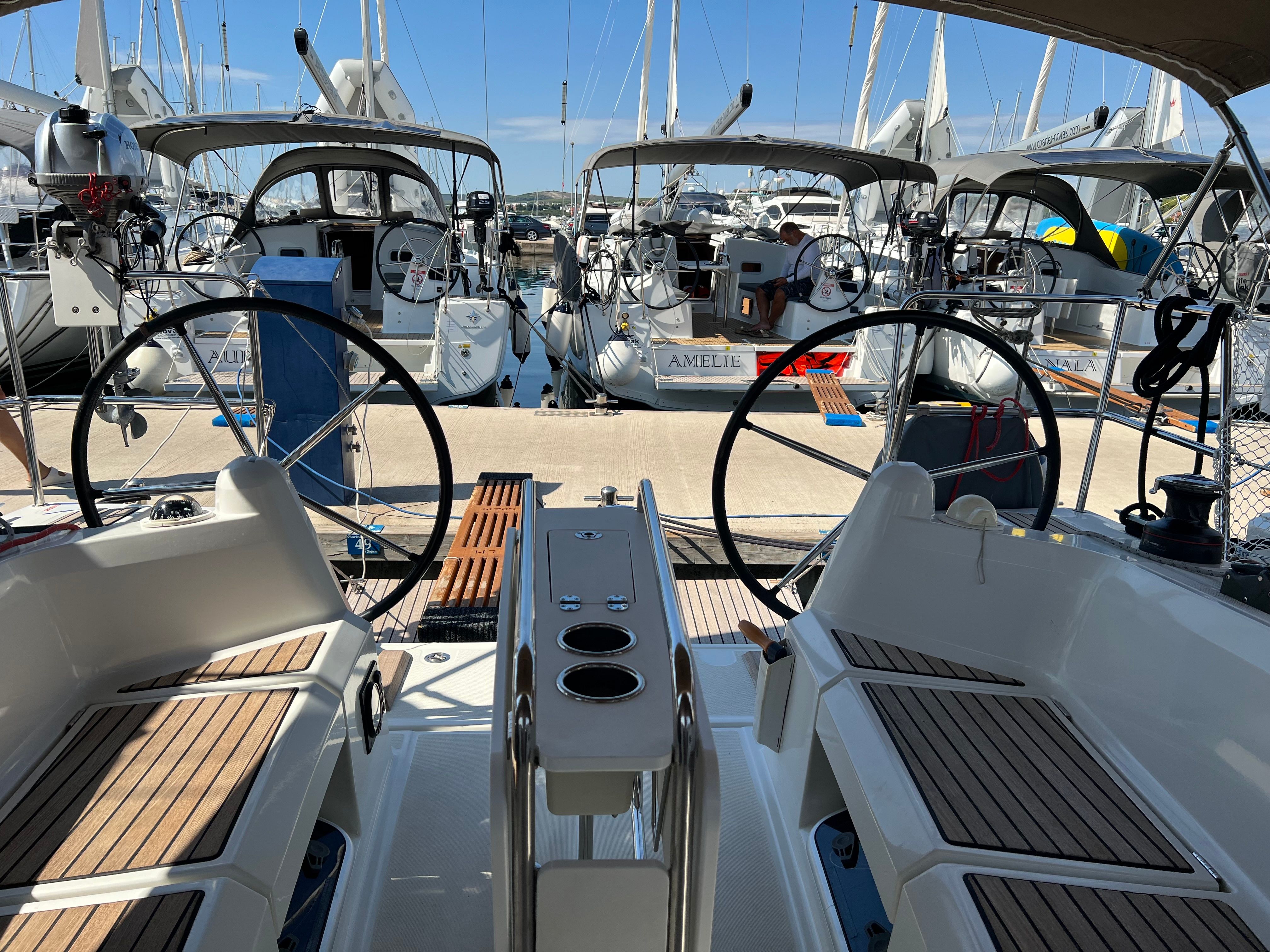 Jeanneau Sun Odyssey 349 | Grape