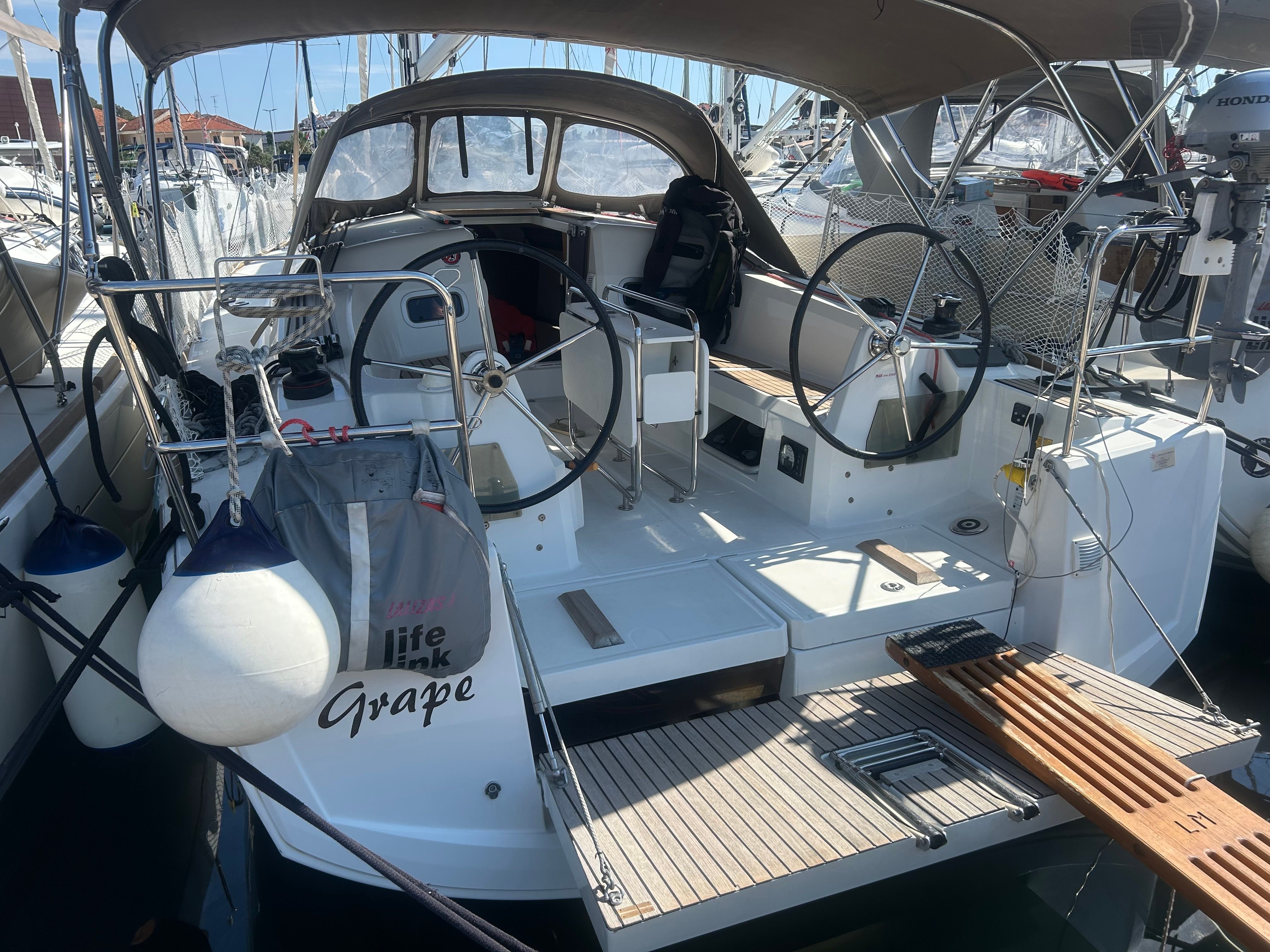 Jeanneau Sun Odyssey 349 | Grape