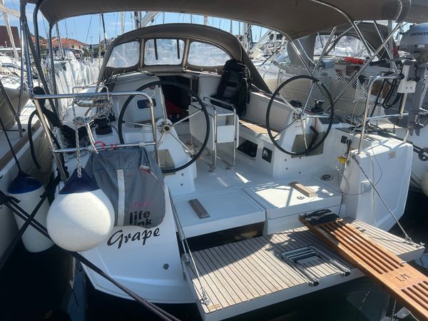 Jeanneau Sun Odyssey 349 | Grape