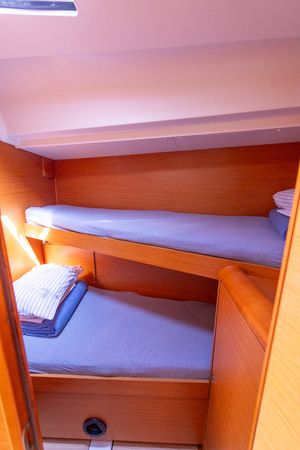 Jeanneau Sun Odyssey 449 | Cherry