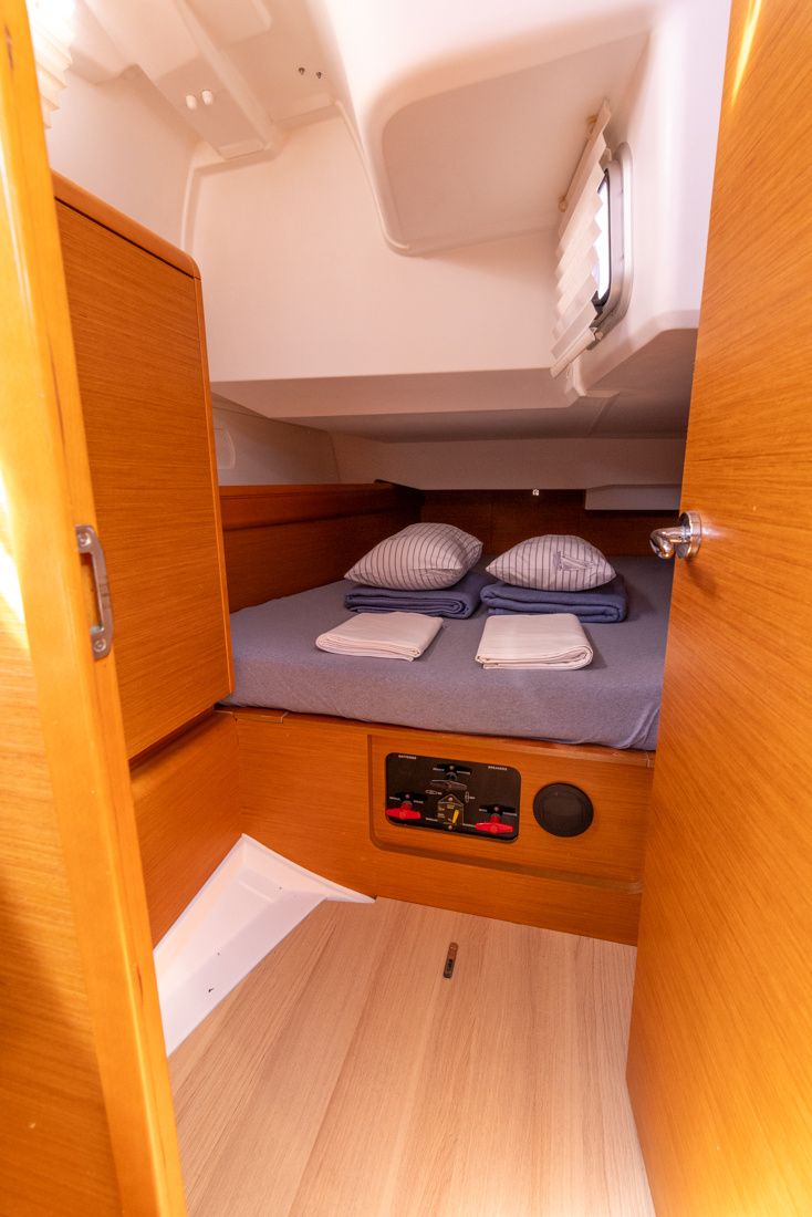 Jeanneau Sun Odyssey 449 | Cherry