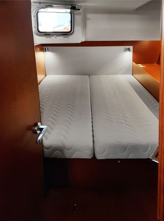 Beneteau Oceanis 51.1 | One Piece