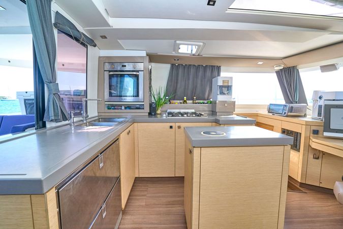 Fountaine Pajot Saona 47 | Stella Gazer