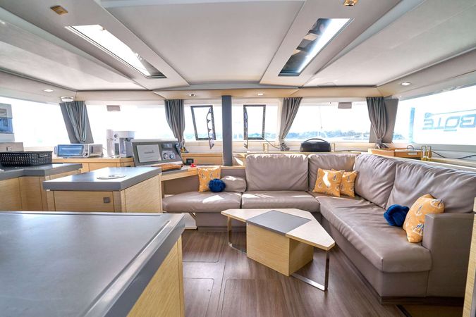 Fountaine Pajot Saona 47 | Stella Gazer