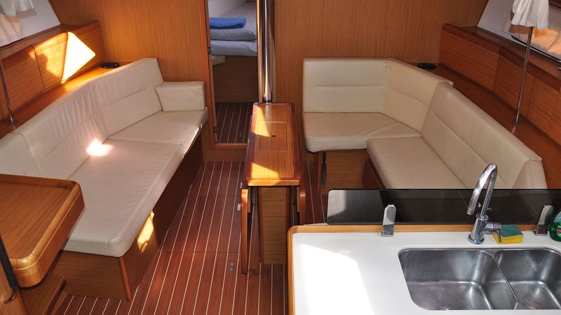 Jeanneau Sun Odyssey 42 i | Coral Sea