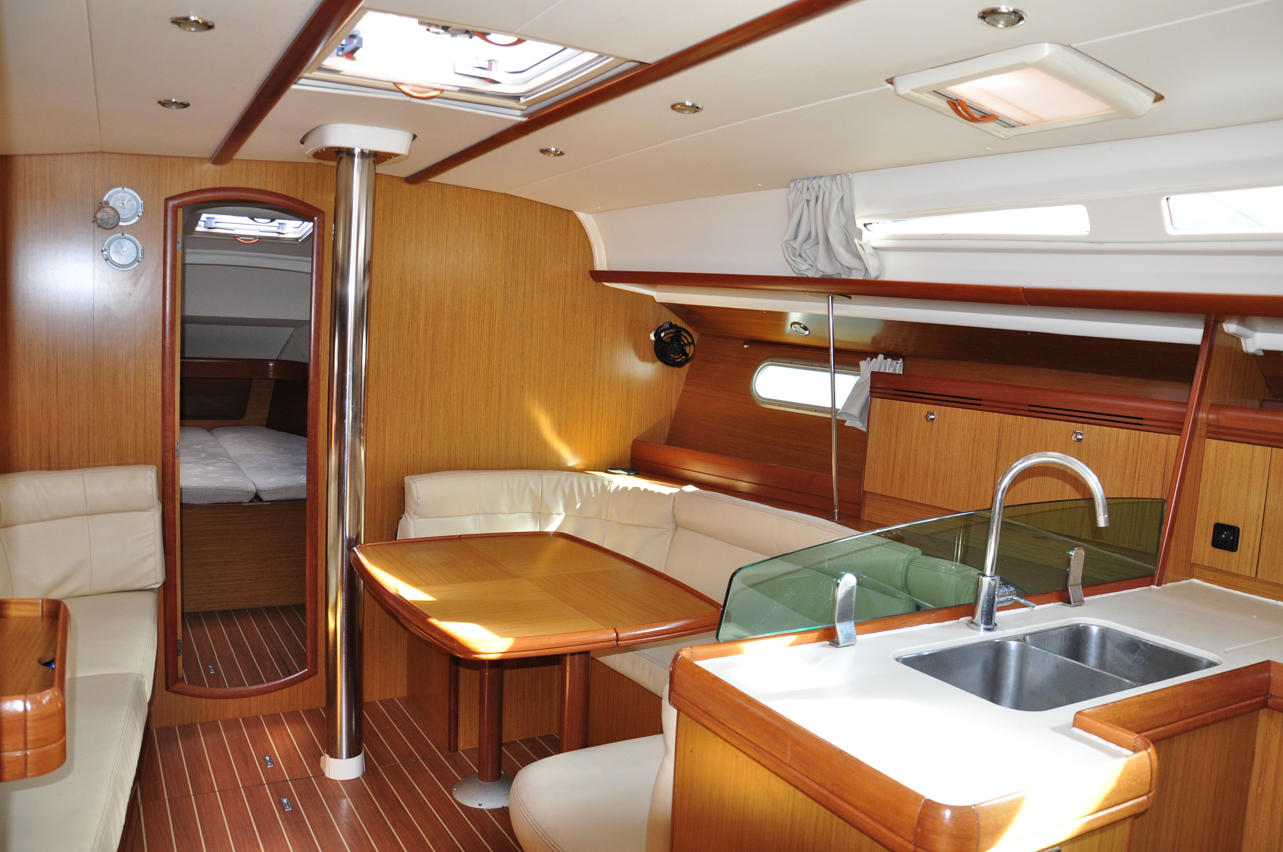 Jeanneau Sun Odyssey 42 | Bill Maira