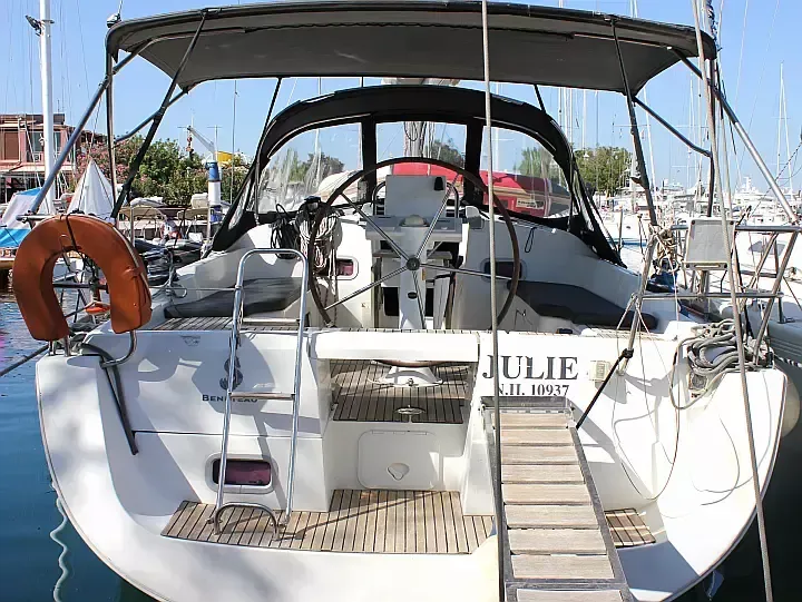 Beneteau Oceanis 37 | Julie