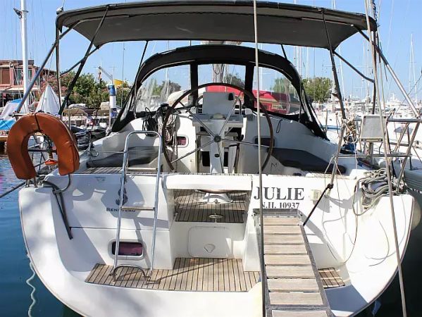 Beneteau Oceanis 37 | Julie