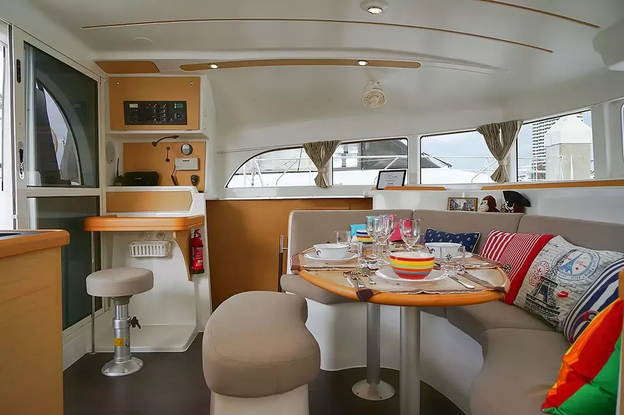 Lagoon 380 S2 | Janise