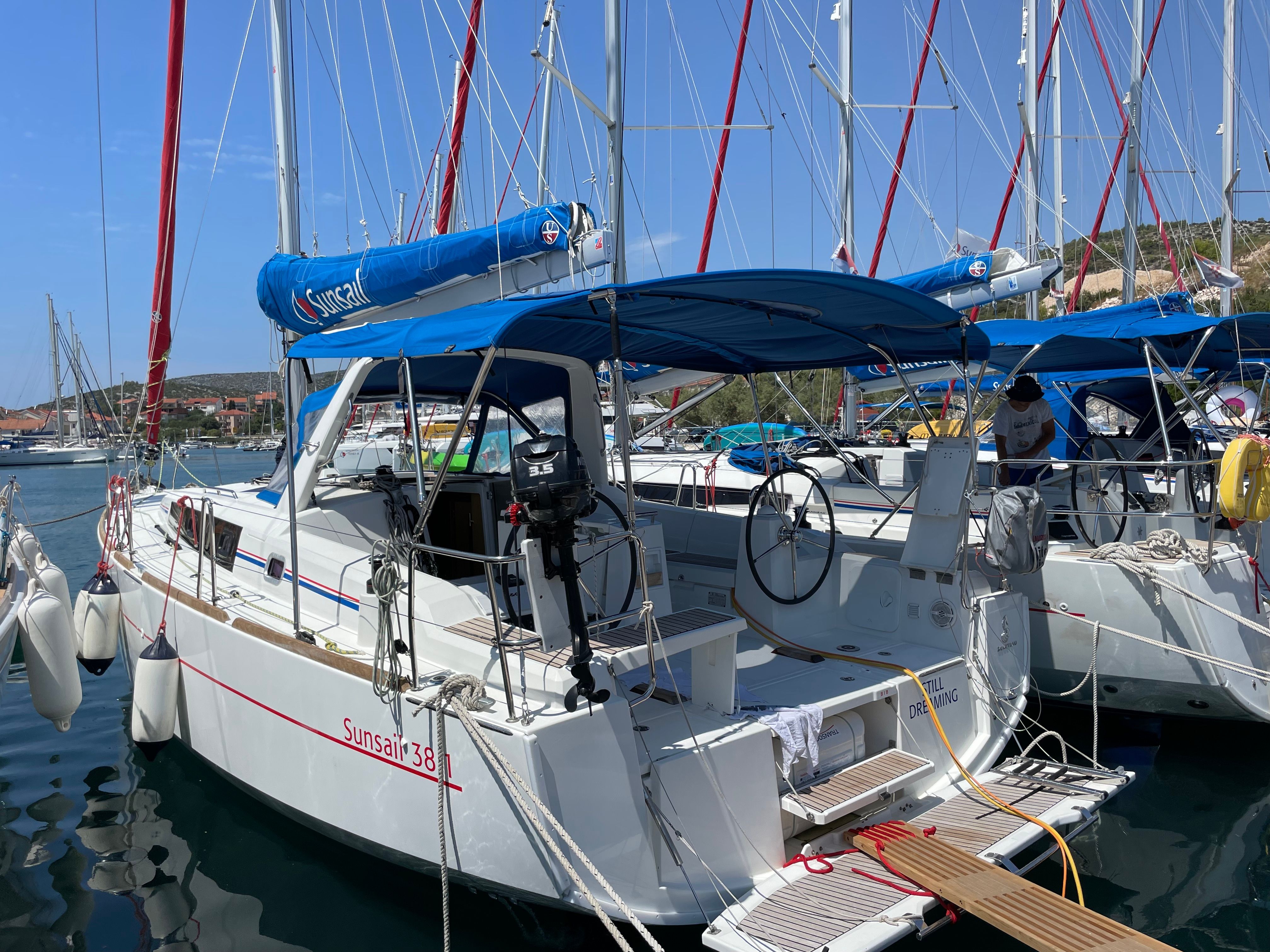Jeanneau Sun Odyssey 389 | Sunsail 19