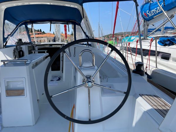 Jeanneau Sun Odyssey 389 | Sunsail 19