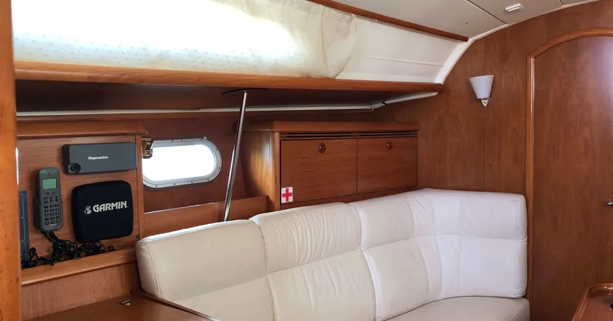 Jeanneau Sun Odyssey 35 | Natassa15