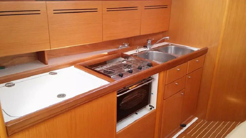 Beneteau Cyclades 43.4 | Too Lucky