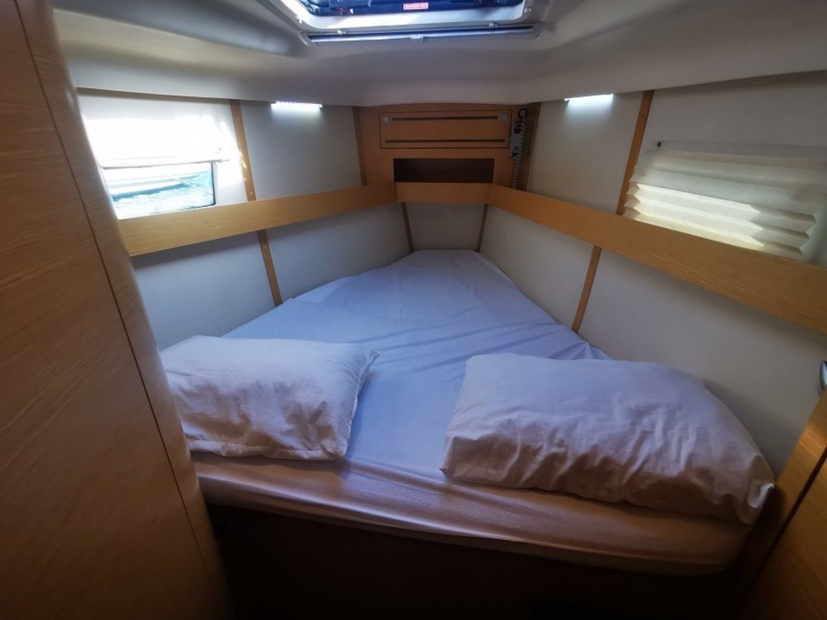 Elan 444 | Okea Iris