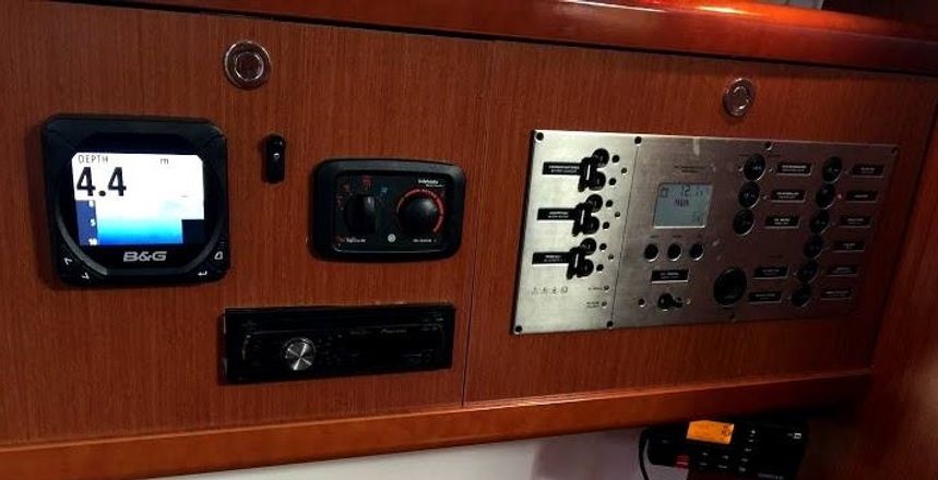 Beneteau Oceanis 43 | Whisper