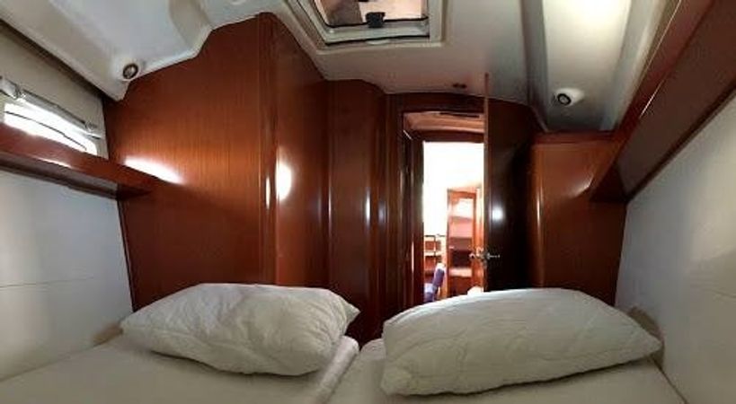 Beneteau Oceanis 43 | Whisper