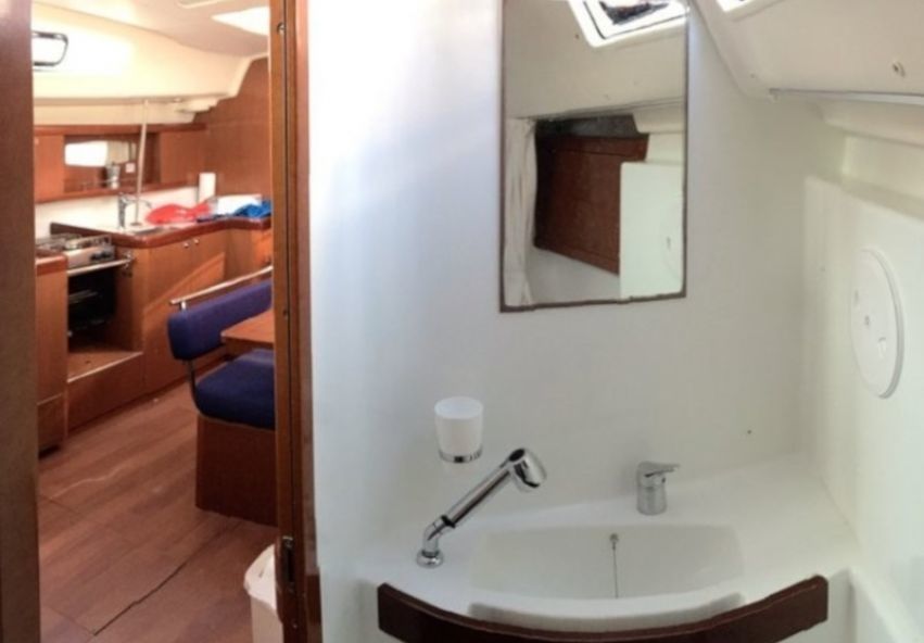 Beneteau Oceanis 43 | Whisper