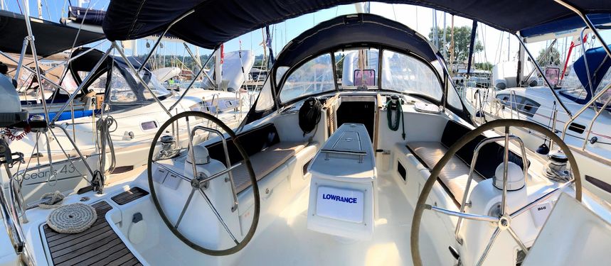 Beneteau Oceanis 43 | Whisper