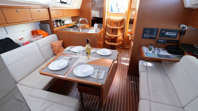 Bavaria Cruiser 37 | Roger Rabbit