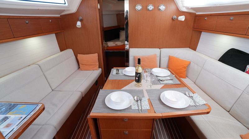 Bavaria Cruiser 37 | Roger Rabbit