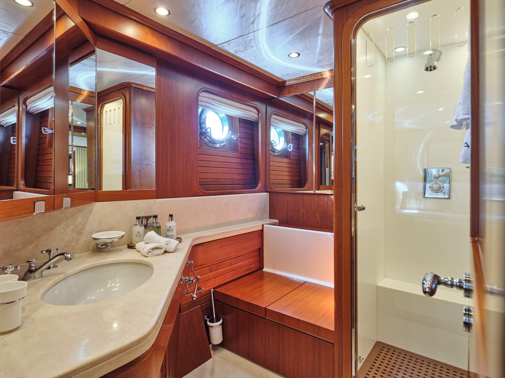 Perini Navi 118 | Gitana