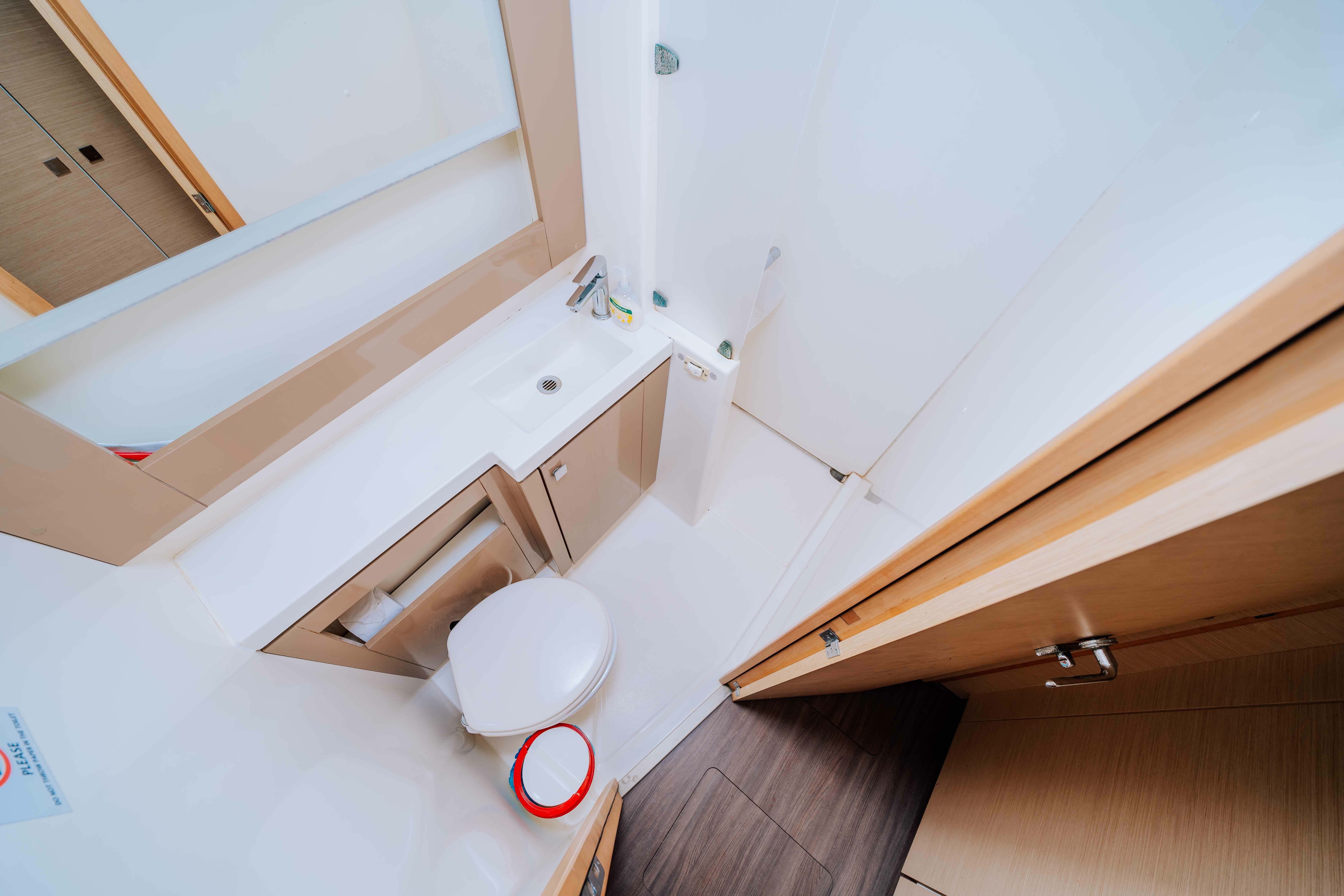 Fountaine Pajot Helia 44 | Knyps