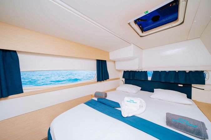 Fountaine Pajot Helia 44 | Knyps