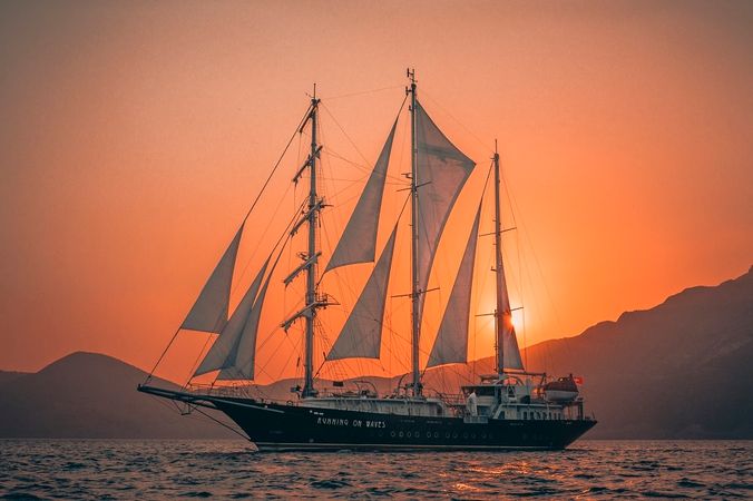 Custom Built 64M | Running on waves