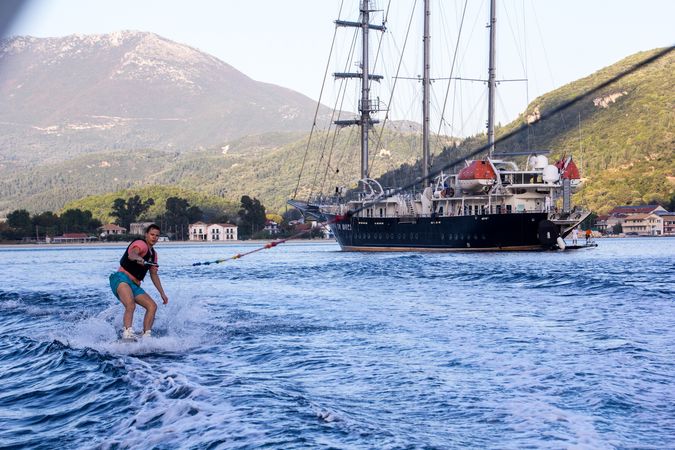 Custom Built 64M | Running on waves