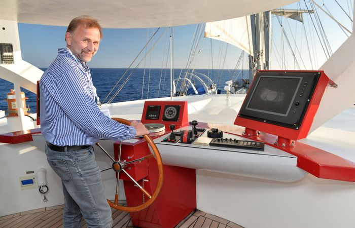 Custom Built 64M | Running on waves