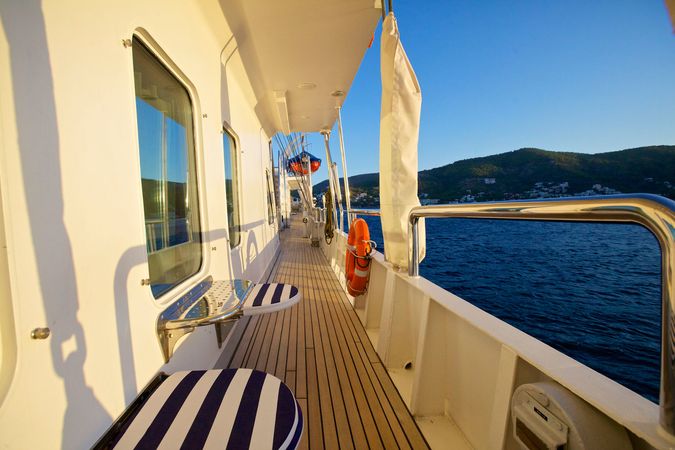 Custom Built 64M | Running on waves