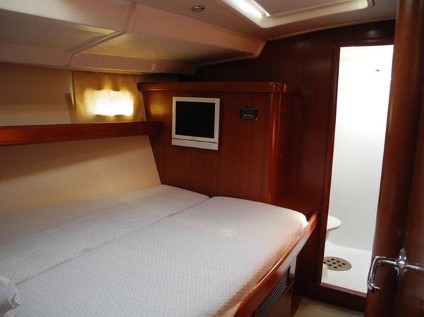 Beneteau Oceanis 523 | Nick Carter