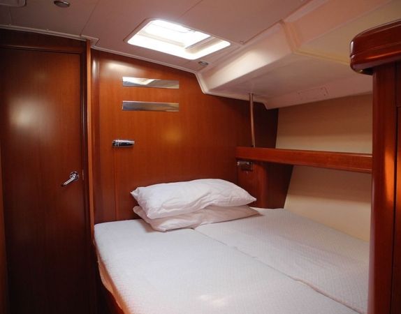 Beneteau Oceanis 523 | Nick Carter