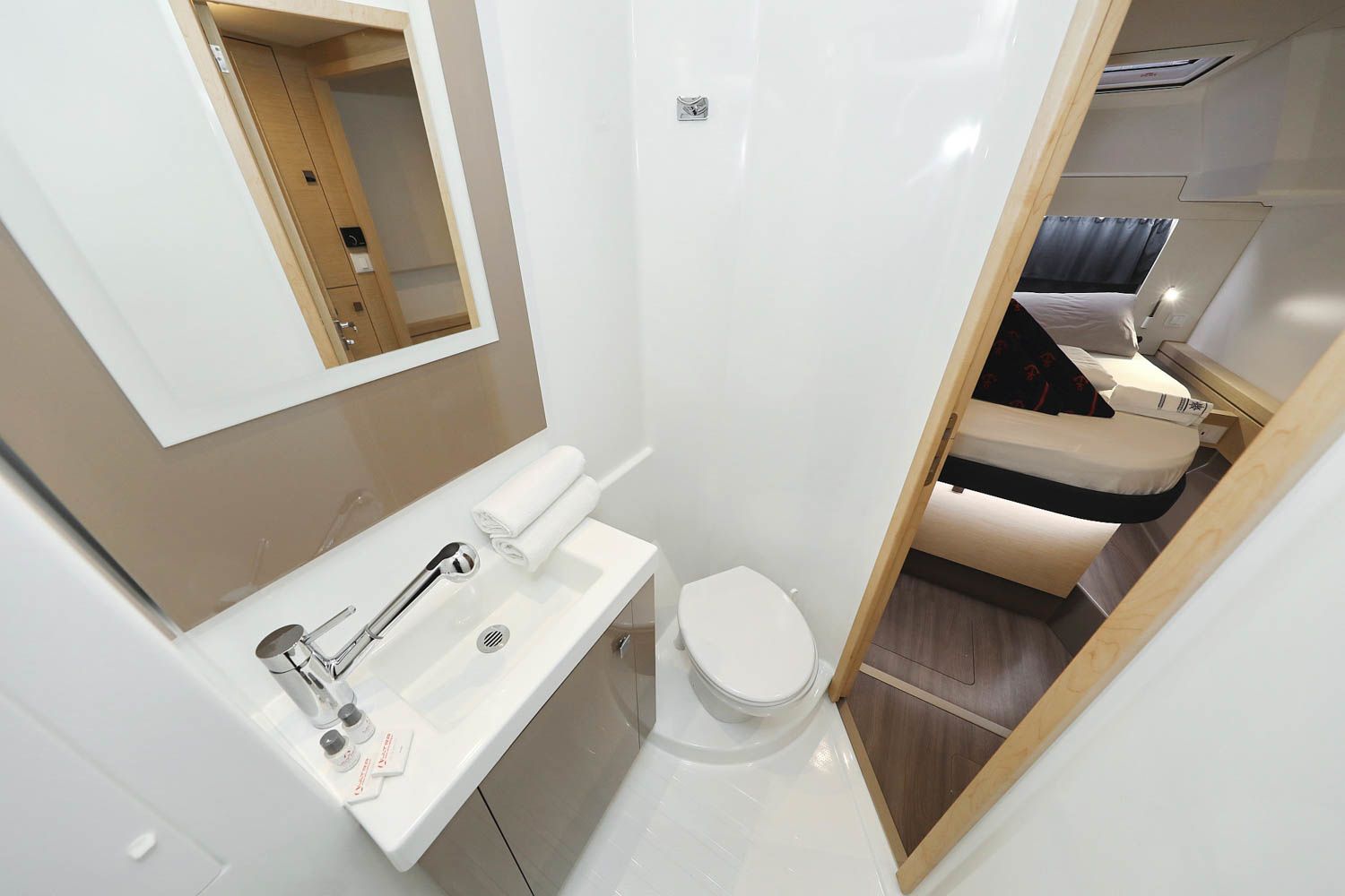 Fountaine Pajot Astrea 42 | Ocean Runner