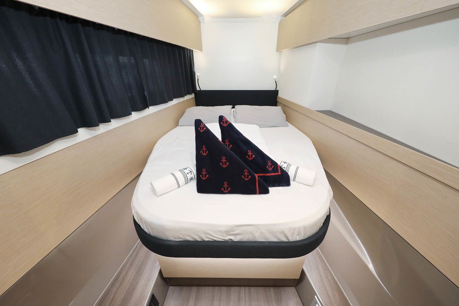 Fountaine Pajot Astrea 42 | Ocean Runner