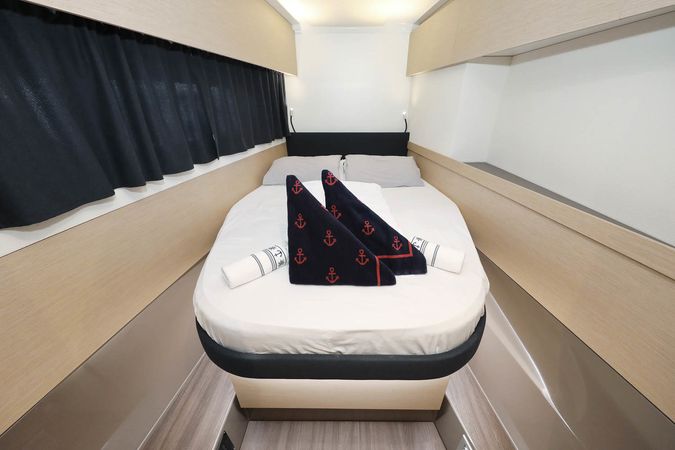 Fountaine Pajot Astrea 42 | Ocean Runner