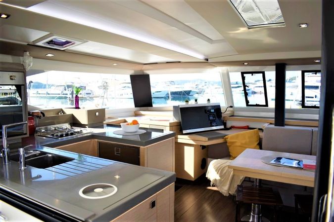 Fountaine Pajot Astrea 42 | Ocean Runner