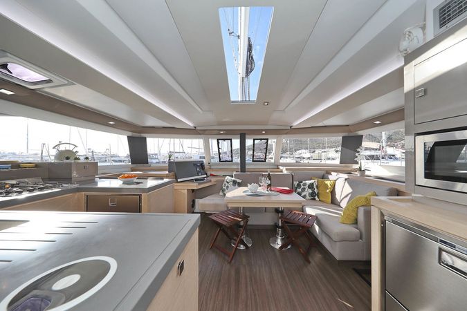 Fountaine Pajot Astrea 42 | Ocean Runner