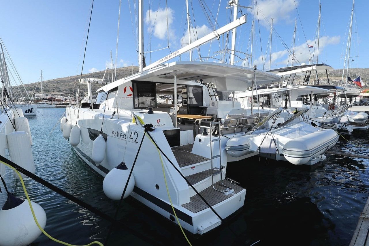 Fountaine Pajot Astrea 42 | Ocean Runner