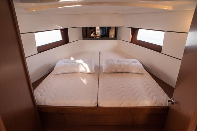 Beneteau Oceanis 38 | Sirina