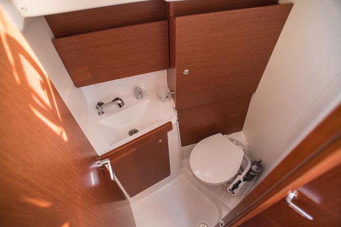 Beneteau Oceanis 38 | Sirina