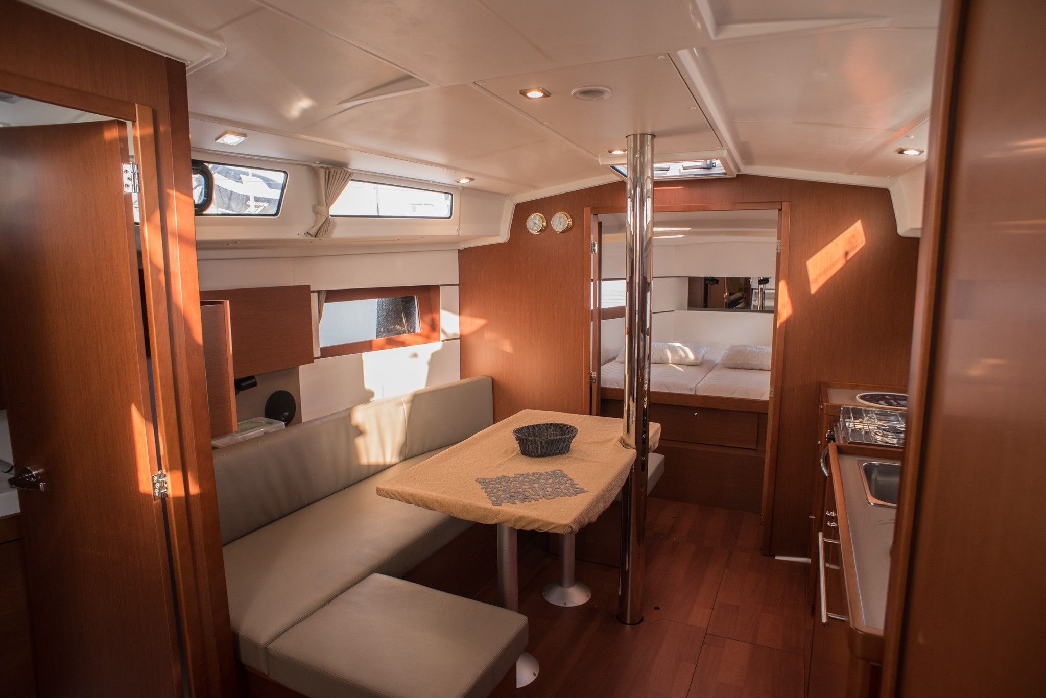 Beneteau Oceanis 38 | Sirina