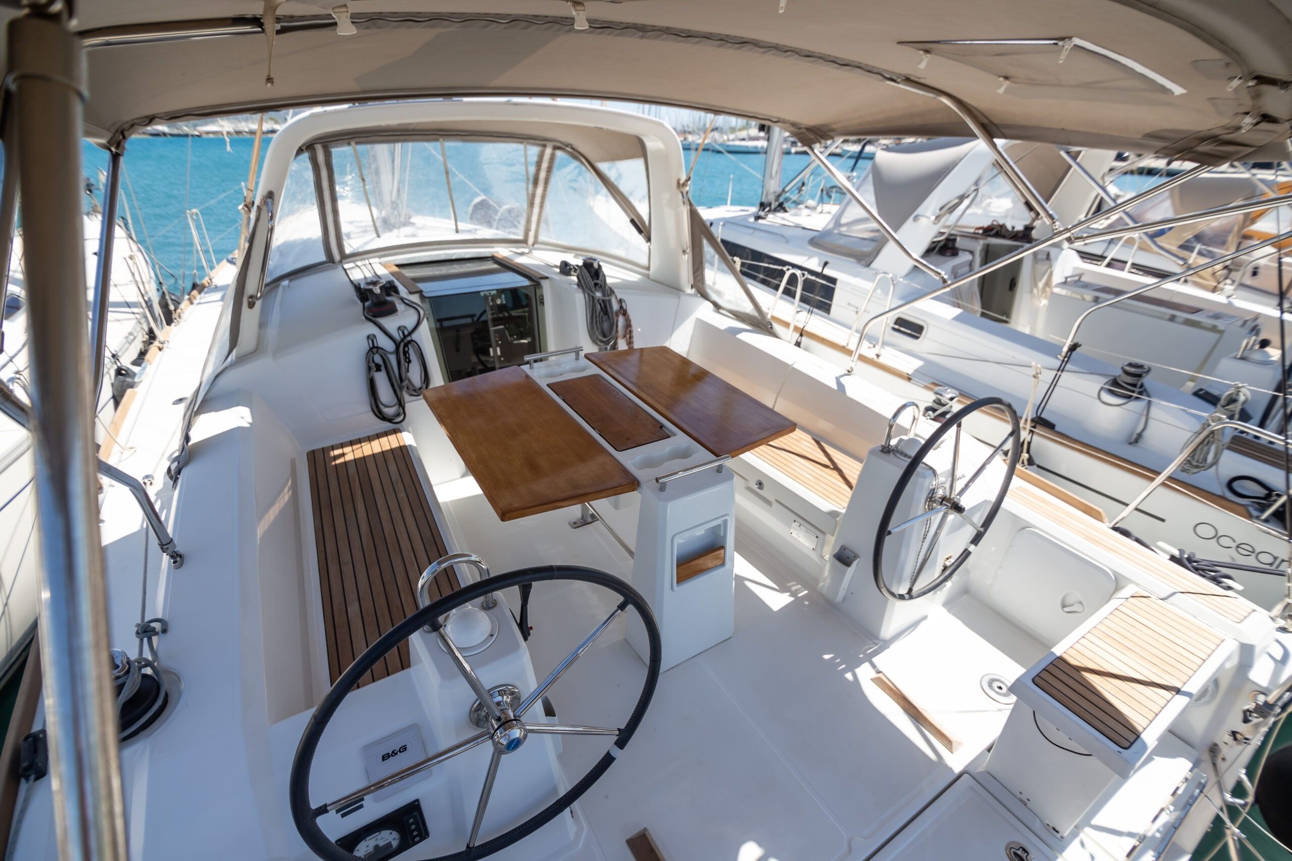 Beneteau Oceanis 38 | Sirina