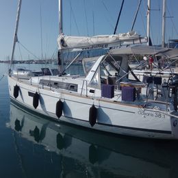 Beneteau Oceanis 38 | Sirina