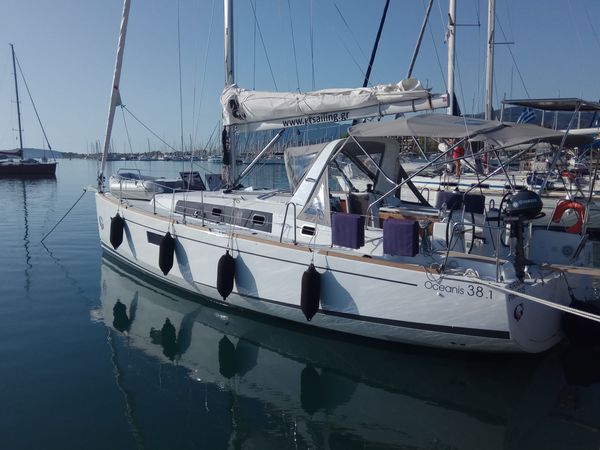 Beneteau Oceanis 38 | Sirina