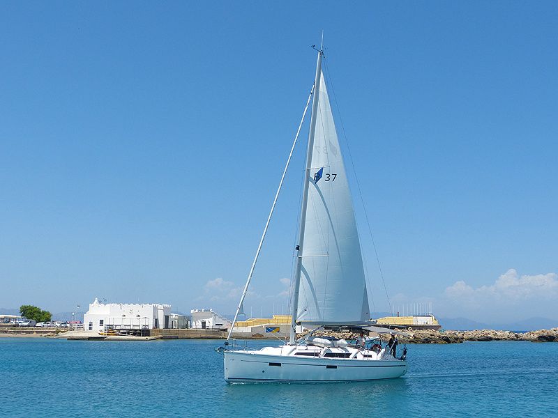 Bavaria Cruiser 37 | Nenemia